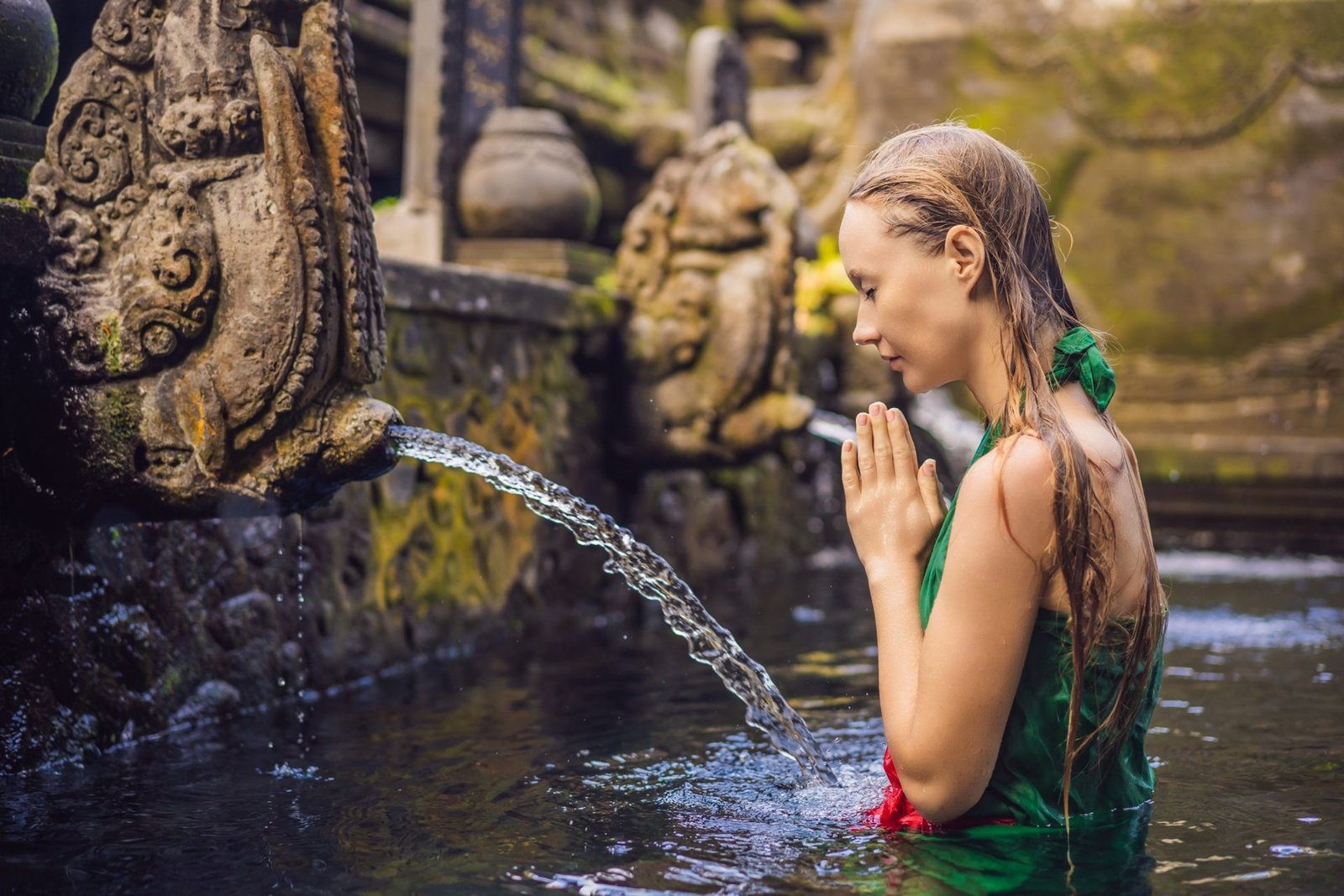 Melukat at a spring temple